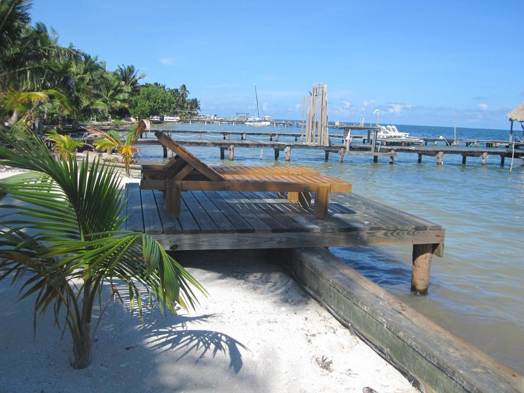 Carolyn'S House Villa Caye Caulker Exteriör bild